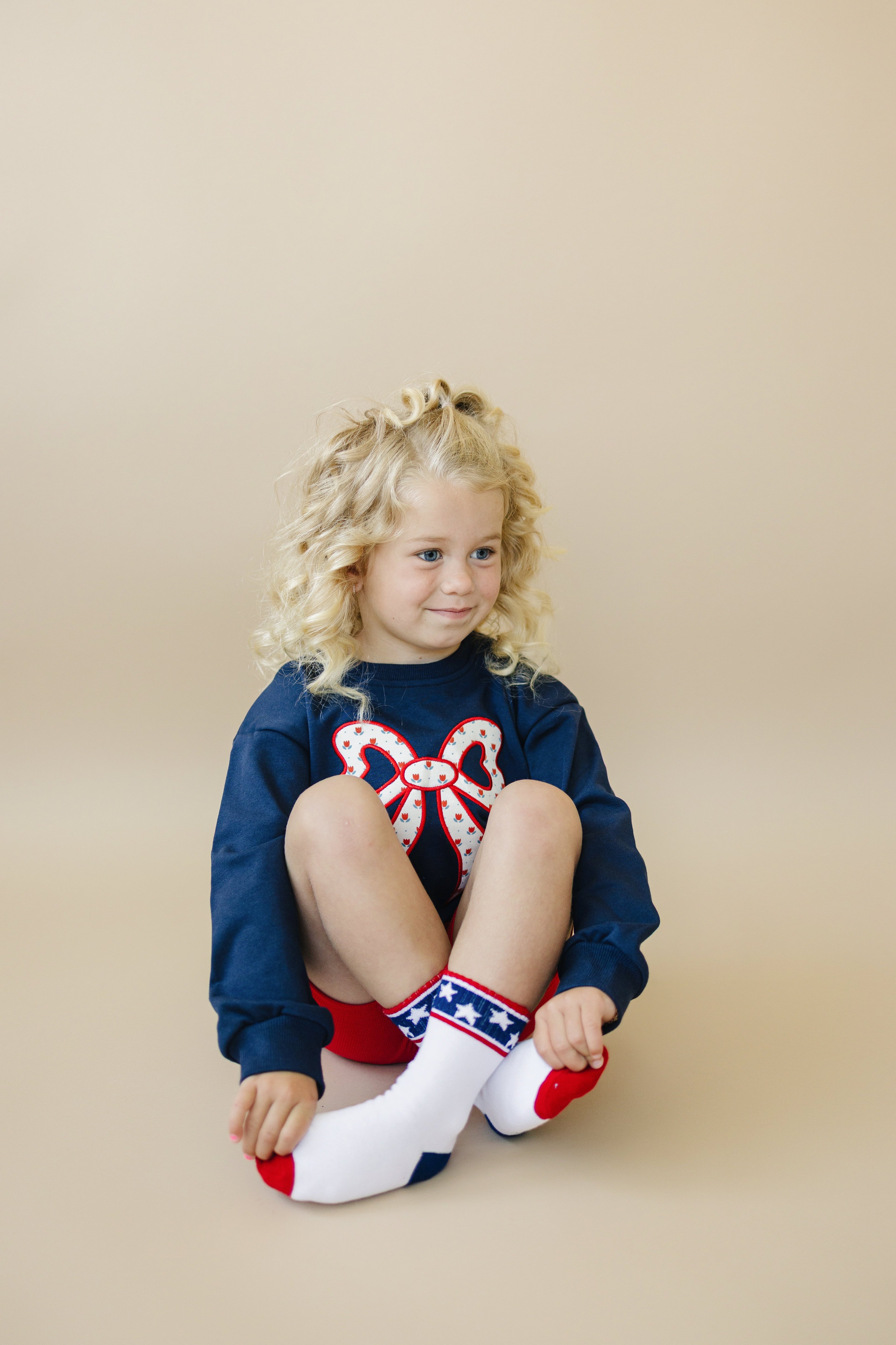 Tulip Bow Applique Crewneck Sweatshirt